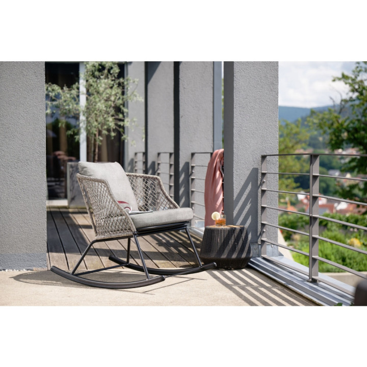 Stern - Odea Schaukelsessel - Kordel Pepper / Kissen Seidenschwarz Stern - Odea Schaukelsessel - Kordel Pepper / Kissen Seidenschwarz