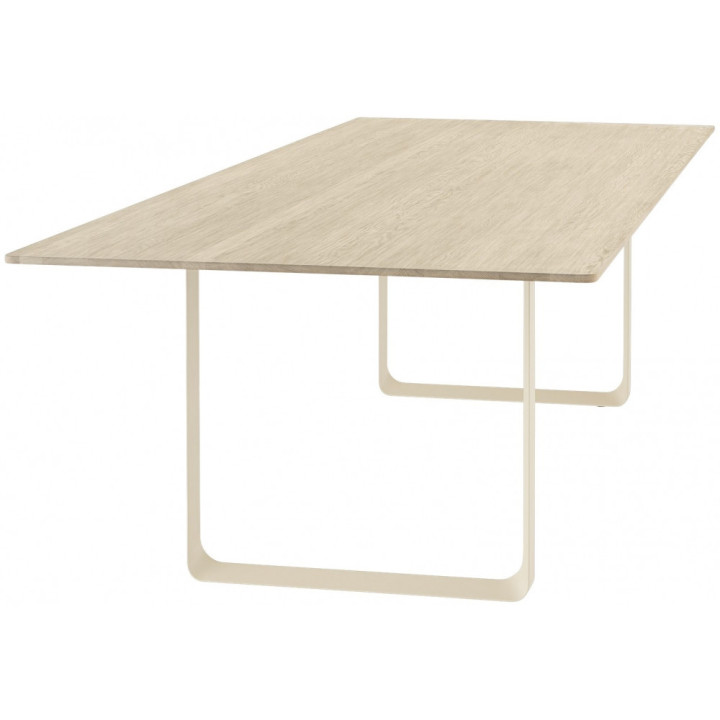 Muuto - 70/70 Tisch Eiche massiv 295x108 cm Muuto - 70/70 Tisch Eiche massiv 295x108 cm