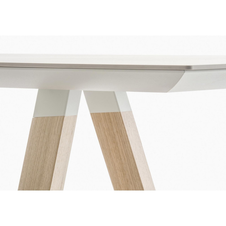 Pedrali - Arki Wood Tisch mit Kabelkanal Pedrali - Arki Wood Tisch mit Kabelkanal