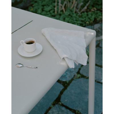 New Works - May Tisch 85x85 cm New Works - May Tisch 85x85 cm