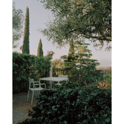 New Works - May Tisch 85x85 cm New Works - May Tisch 85x85 cm