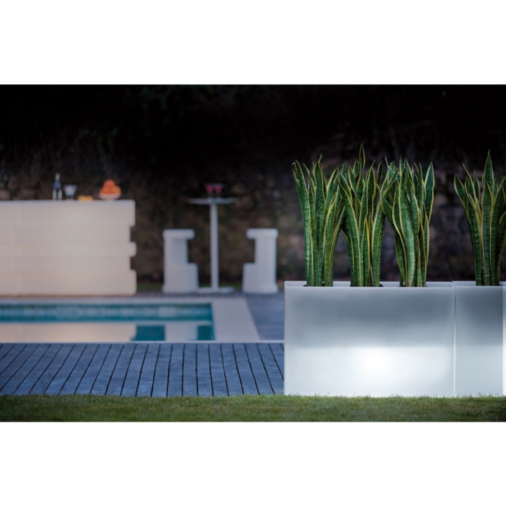 Pedrali - KADO Pot Beleuchtung für Weißes Pflanzengefäß Pedrali - KADO Pot Beleuchtung für Weißes Pflanzengefäß