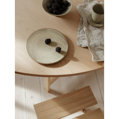 Moebe - Round Esstisch Moebe - Round Esstisch