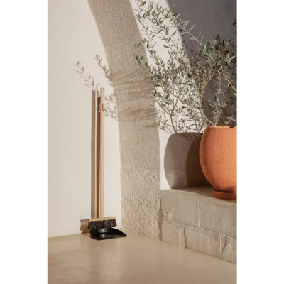 Ferm Living - Icon Besen Set Ferm Living - Icon Besen Set