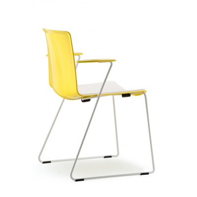 Pedrali - Tweet 898 Kufenstuhl mit Armlehnen Pedrali - Tweet 898 Kufenstuhl mit Armlehnen