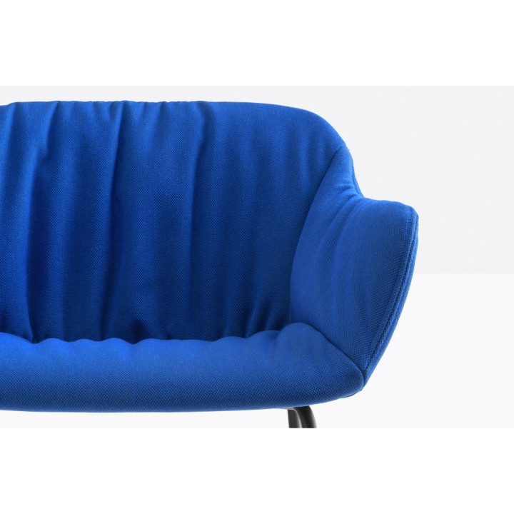 Pedrali - Babila XL 2743R Gepolsterter Armlehnstuhl Kufengestell Pedrali - Babila XL 2743R Gepolsterter Armlehnstuhl Kufengestell