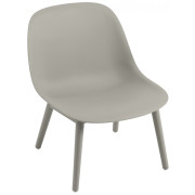 Muuto - Fiber Lounge Chair mit Holzgestell