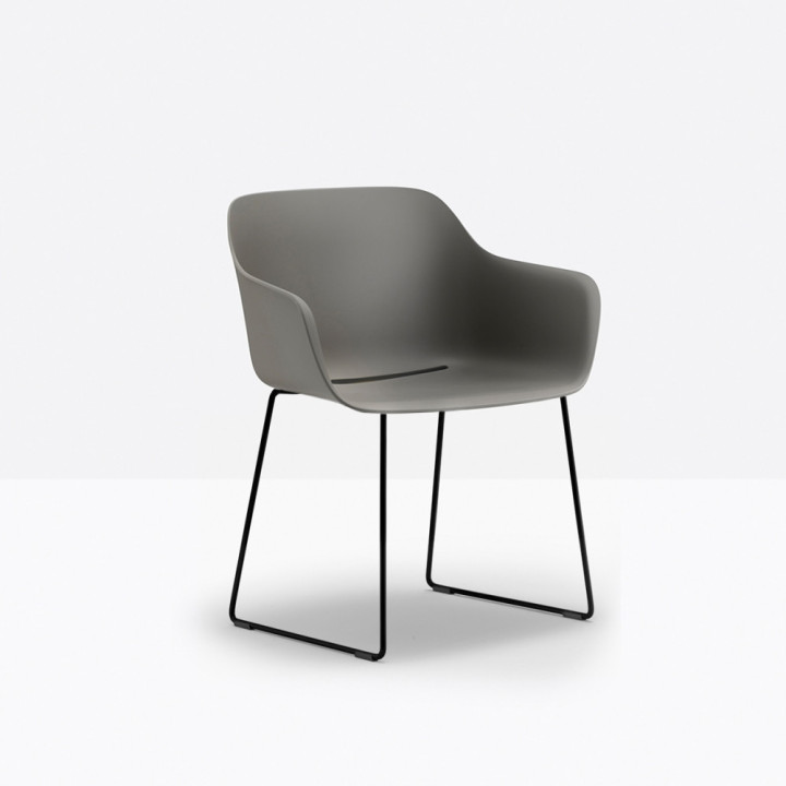 Pedrali - Babila XL 2744R Armlehnstuhl Kufengestell recycelt Pedrali - Babila XL 2744R Armlehnstuhl Kufengestell recycelt