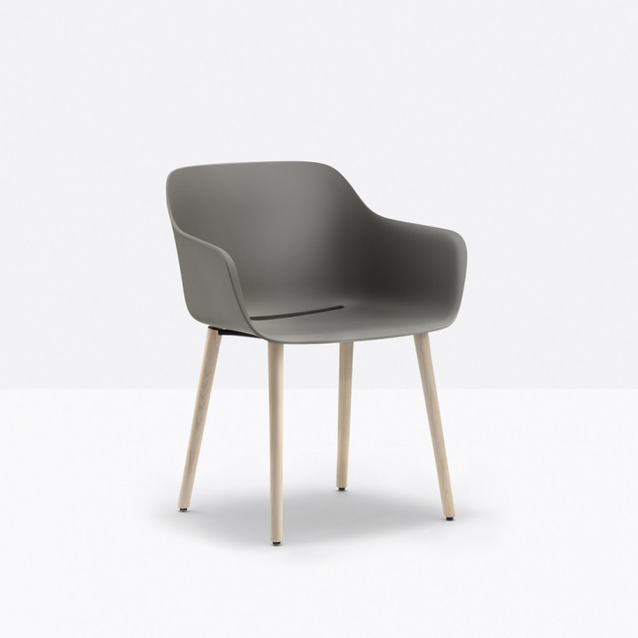 Pedrali - Babila XL 2754R Armlehnstuhl Holzgestell recycelt Pedrali - Babila XL 2754R Armlehnstuhl Holzgestell recycelt