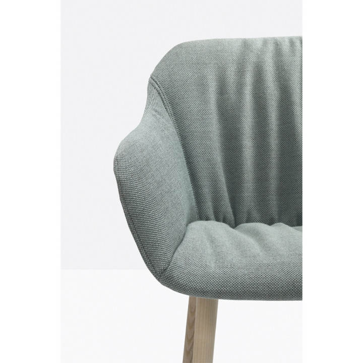 Pedrali - Babila XL 2753R Gepolsterter Armlehnstuhl Holzgestell Pedrali - Babila XL 2753R Gepolsterter Armlehnstuhl Holzgestell