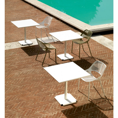 Fast - Tonik / Cross Tisch Indoor Fast - Tonik / Cross Tisch Indoor